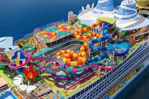 Može li se ovo još zvati brodom? Novi cruiser, prvi takav, zapravo je ploveći vodeni park