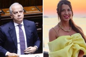 Veliki skandal trese talijansku vladu! Oženjeni ministar u vezi s bivšom manekenkom...